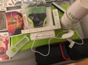 Wii Bundle with games/Wii Fit accesorrie