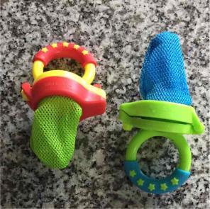 2 Munchkin fresh food feeder