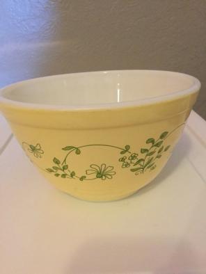Vintage Pyrex Bowl
