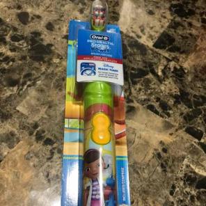 DOC MCSTUFFINS ELECTRIC TOOTHBRUSH