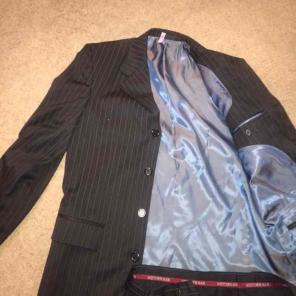 Midtown man suit 31r pant coat 38r.