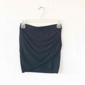 Asymmetric skirt