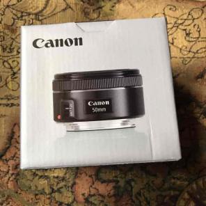 EF 50mm f/1.8 canon lens