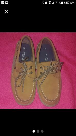 Boys Sperry size 4.5