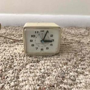 Vintage GE electric alarm clock
