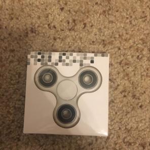 FIDGET SPINNER