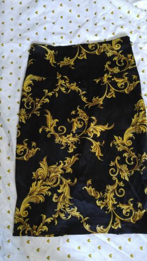 Fitted pencil skirt