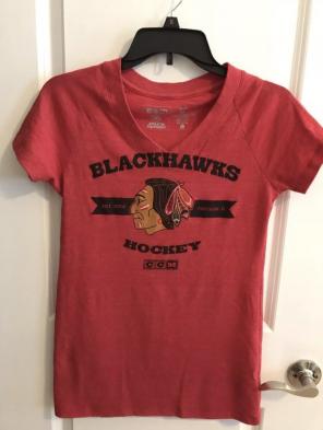 Women's Chicago Blackhawks Shirt Medium