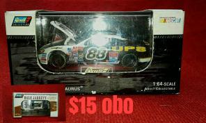 #88 DALE JARRETT 2001 REVELL UPS