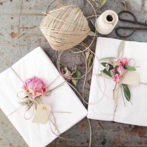 Customized Gift Wrapping!