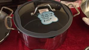 9 qt pot with silicon top