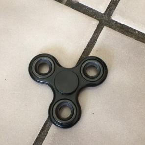 Black Finger Spinner