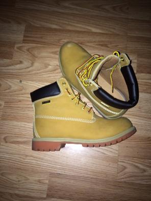 ;Dexter Boots)