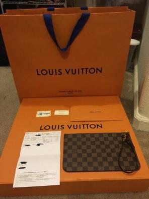 Louis Vuitton Neverfull pochette