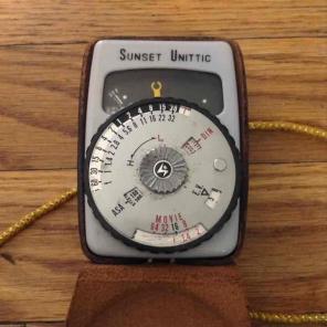 Vintage Sunset Unittic light meter