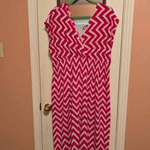 Cute chevron maxi dress. GUC