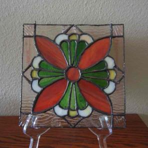 Geometric glass accent