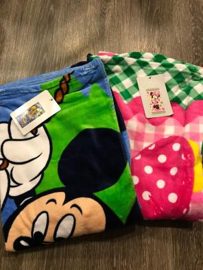 New Disney Mickey/Minnie Beach Towels