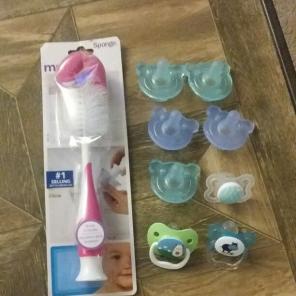 Bottle Brush a and pacifiers