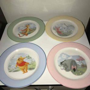 Winnie the Pooh plates set