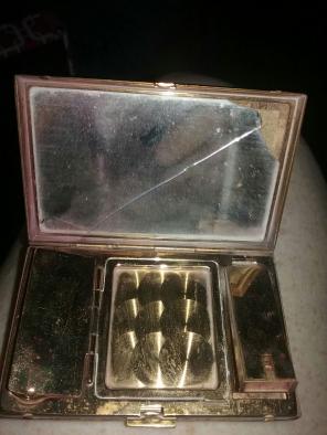 Vintage makeup compact from the 50s.