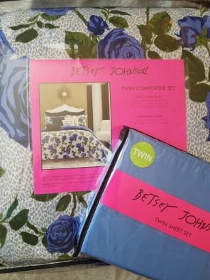 TWIN Betsey comforter set & sheet set
