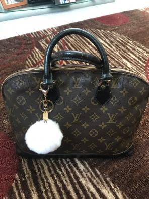 Louis Vuitton Authentic Alma