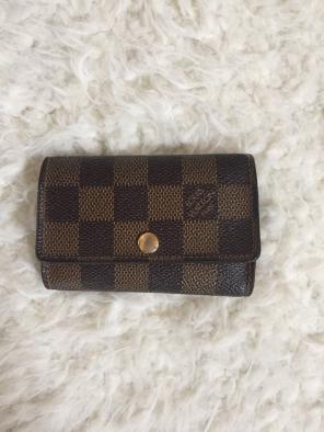 Authentic Louis Vuitton 6 Key Holder