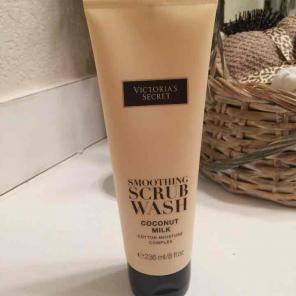 New Victoriasecret scrub wash