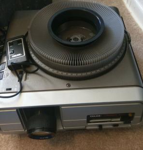 Telex Caramate 3200 slide projector