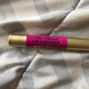 Too Faced Lip Injection COLOR BOMB