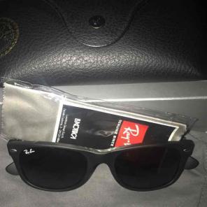 Ray bay wayfarer sunglasses matte black