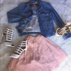 Blush pink full pleated skirt.