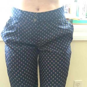 Patterned ankle pants