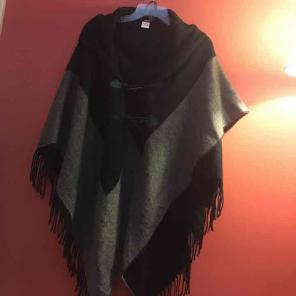 Fringe black and grey cape