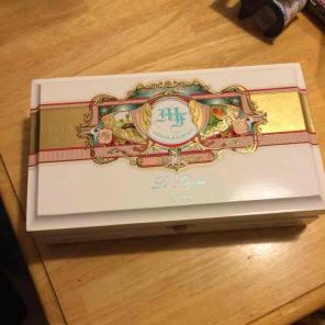 Garcia & Garcia wood cigar box CLOSING!