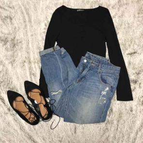 Distressed Boyfriend Jeans