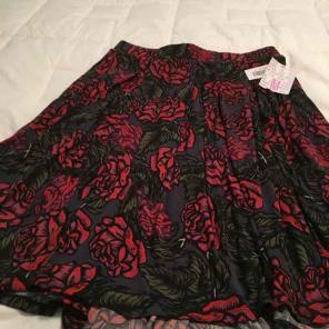 BNWT, Medium Lularoe Madison Skirt
