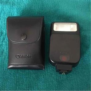 BRAND NEW Canon Speedlite 200E