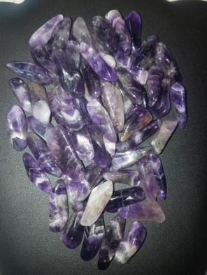 Amethyst chips (50 beads/pendants)