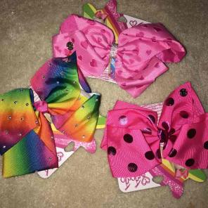 Jojo bows
