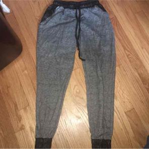 STYLISH JOGGERS SIZE SMALL