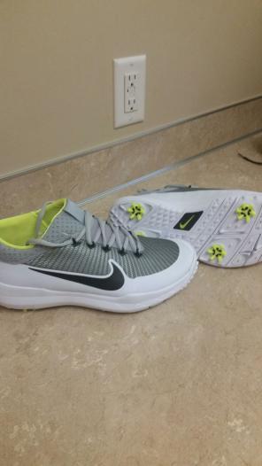 Men's Nike Golf Shoes, Size 11