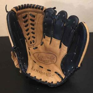 Louisville Slugger Genesis 1884 Glove