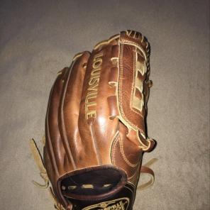 Louisville Slugger Glove