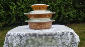 Pyrex colonial set