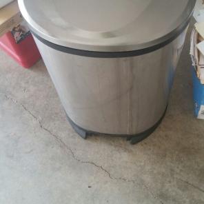 Trash can