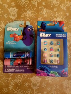 Free Shipping! x2 Finding Dory Items