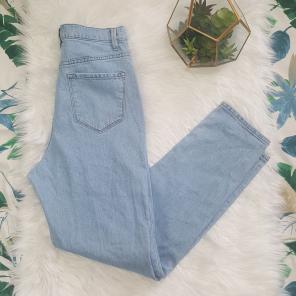 BDG Mom High Rise Jeans