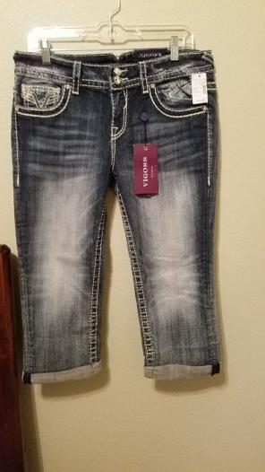 NWT Vigoss Capris